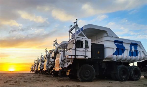 无人驾驶+无人换电全流程运营!全国单矿最大规模电动无人矿卡落地