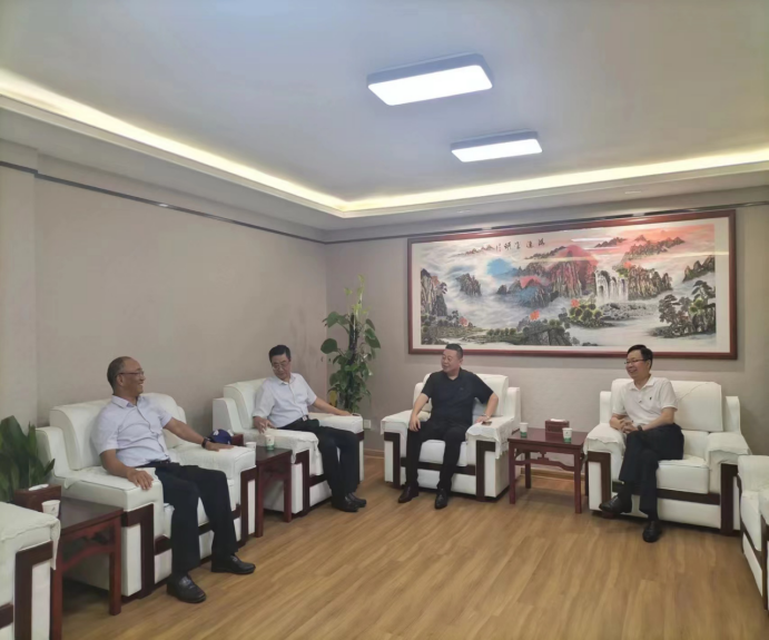 陶行知基金会公益组与安庆考上“985”大学的寒门学子共创美好未来(图3) 陶行知基金会公益组与安庆考上“985”大学的寒门学子共创美好未来(图3)