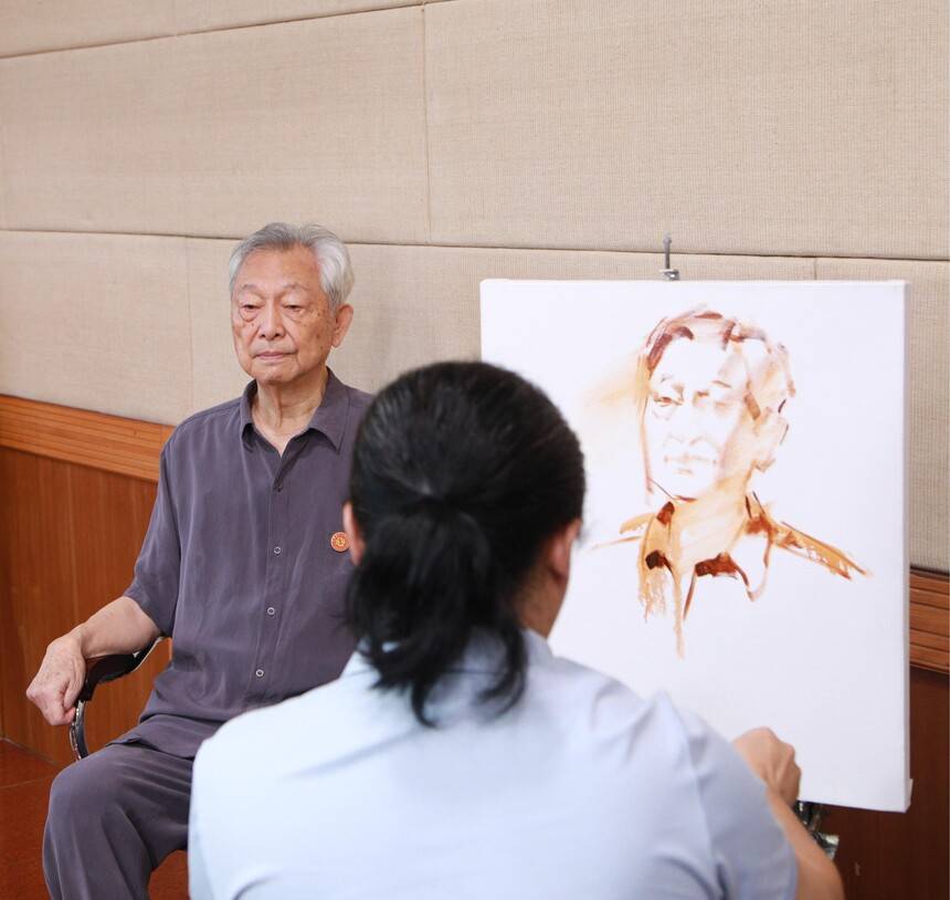 纪念中国人民抗日战争胜利80周年主题笔会在京举办(图9) 纪念中国人民抗日战争胜利80周年主题笔会在京举办(图9)